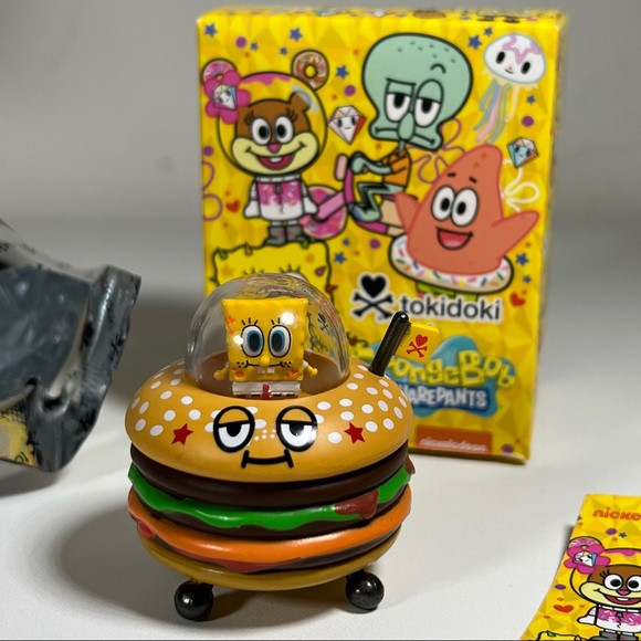 tokidoki Other - Tokidoki x SpongeBob SquarePants blind box - SpongeBob in Krabby Patty #01.